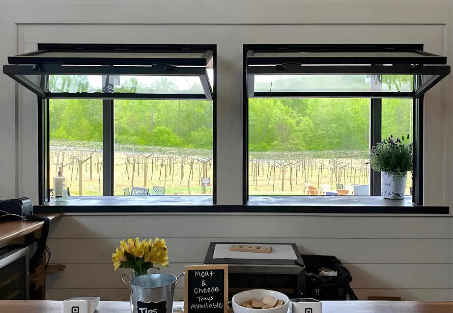 Upper folding window