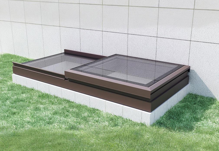 Sliding skylight with rail